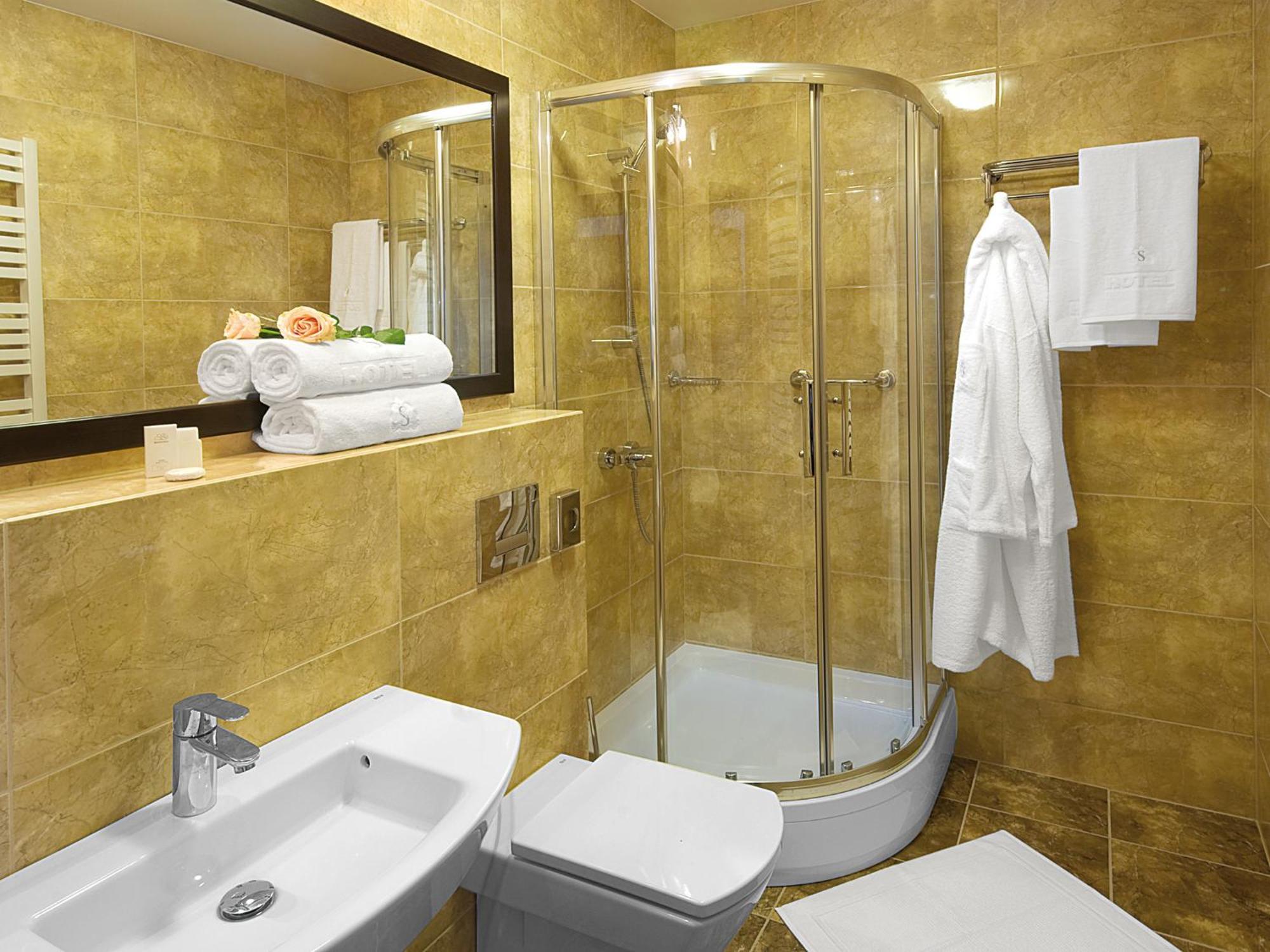 Hotel Senator Збоншинь Экстерьер фото